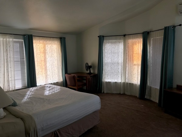 Peaks House Photo 7